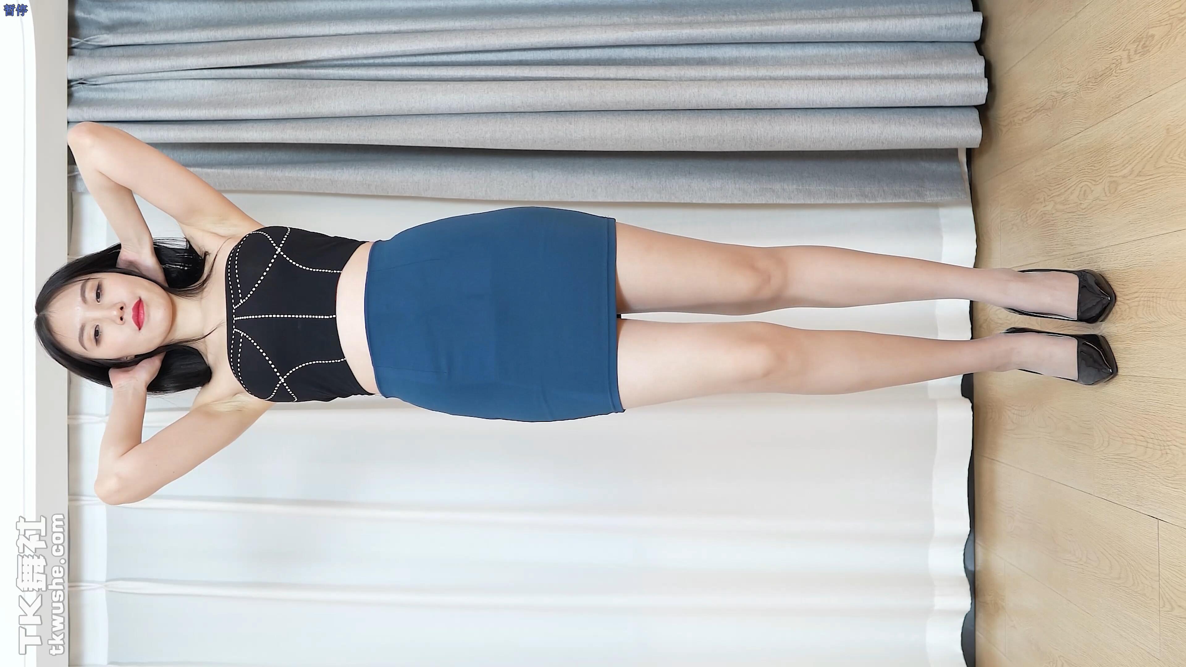 TK舞社七七职业装高跟黑丝热舞高清视频