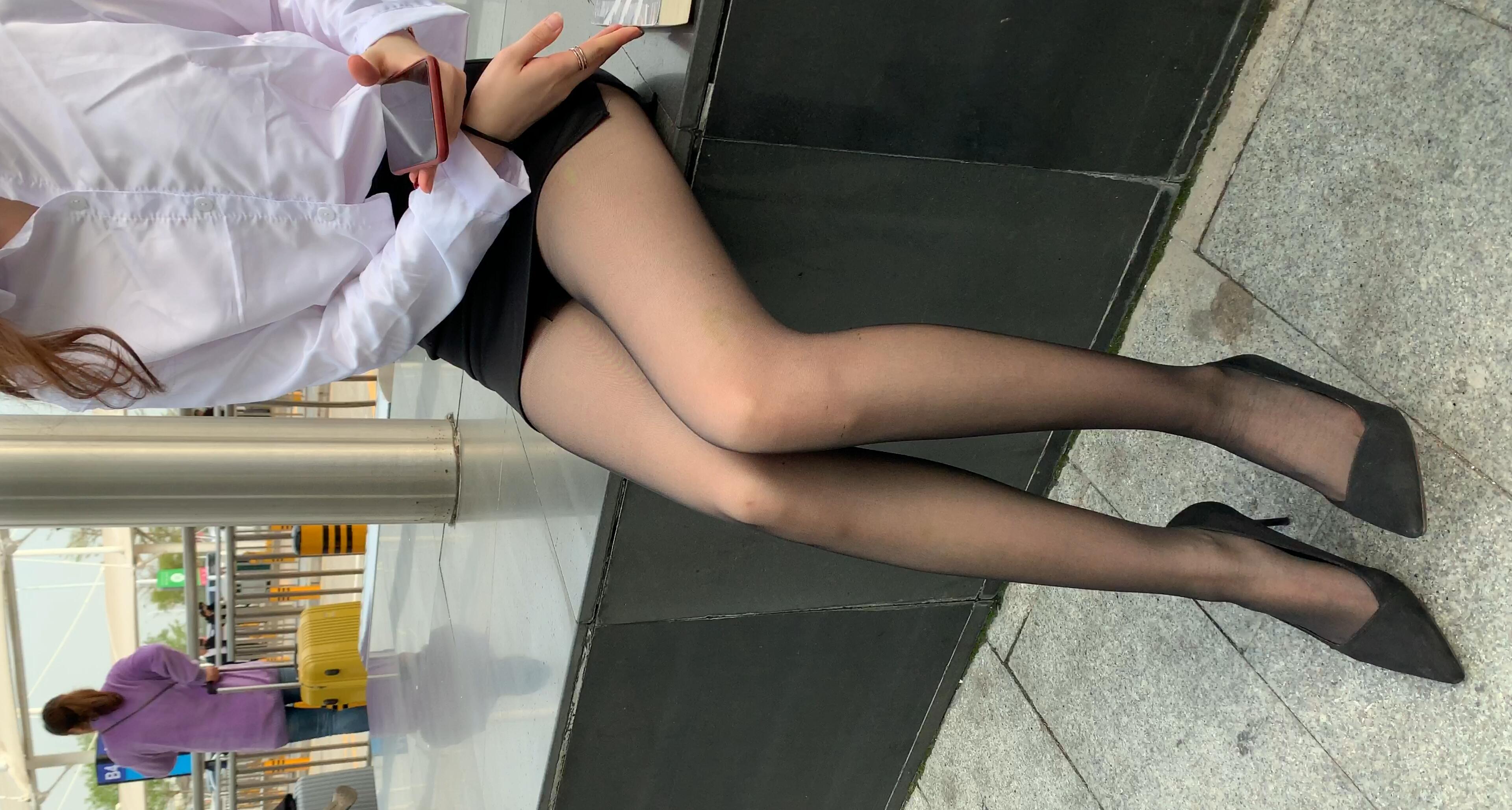 4K街拍美脚 黑丝OL