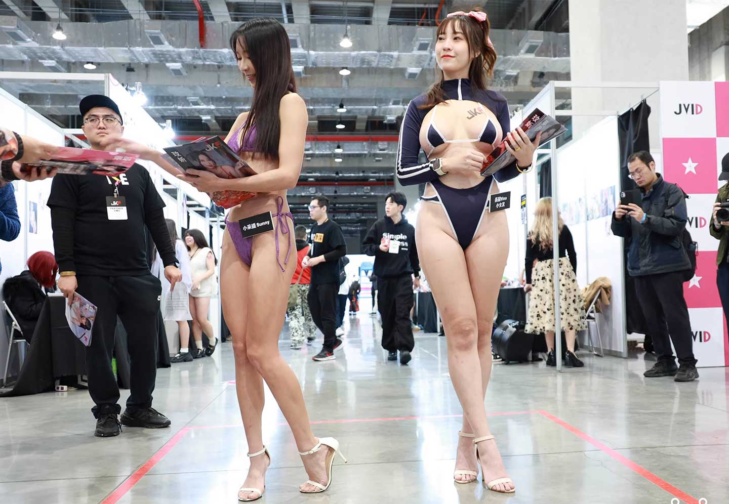 [4K](小采缇 Sunny)JKF_JVID销魂女神&&長腿Vina小女友-比基尼现场